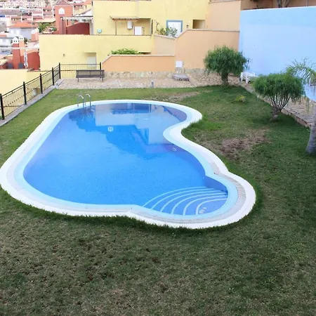 Apartament With A Serene Ocean And Mountain View